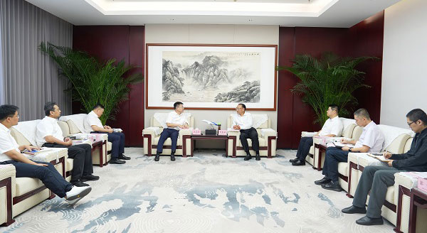 岳文彥一行拜訪湖北機場集團黨委書記、董事長李忠祿